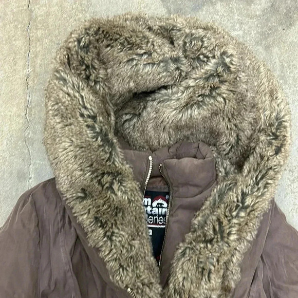 Storm mountain arctic series britannia down feather parka - Picture 2 of 9